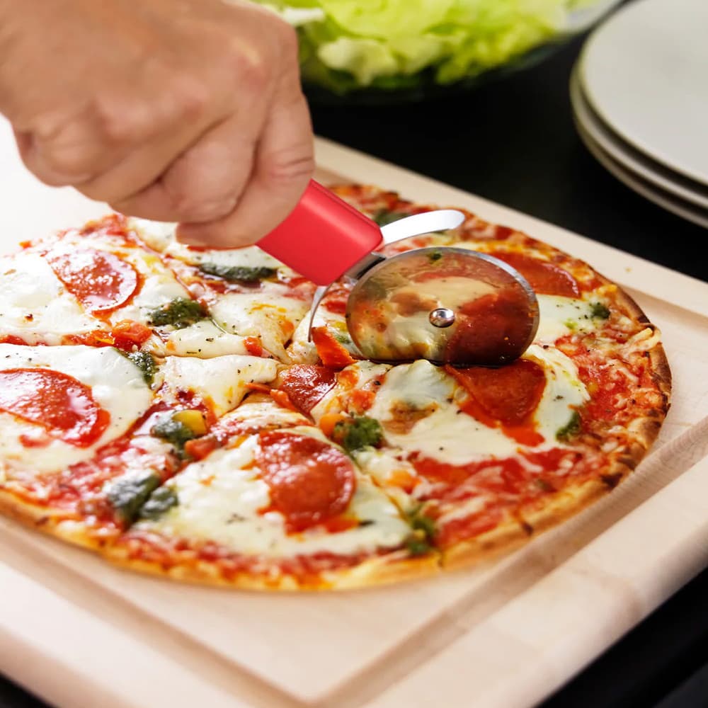 IKEA dürli reňkli pizza kesilýän